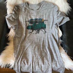 Icebreaker merino wool t-shirt men’s medium